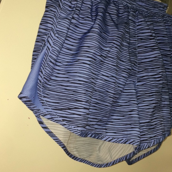 Nike running shorts - Picture 2 of 5